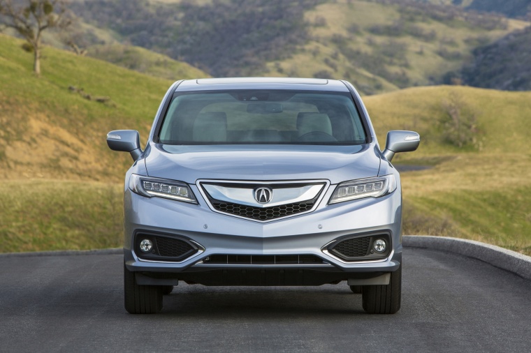 Picture of a 2018 Acura RDX AWD in Lunar Silver Metallic from a frontal perspective