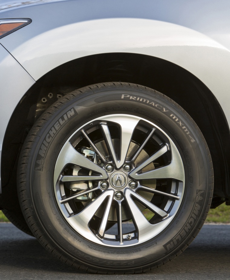 Picture of a 2018 Acura RDX AWD's Rim