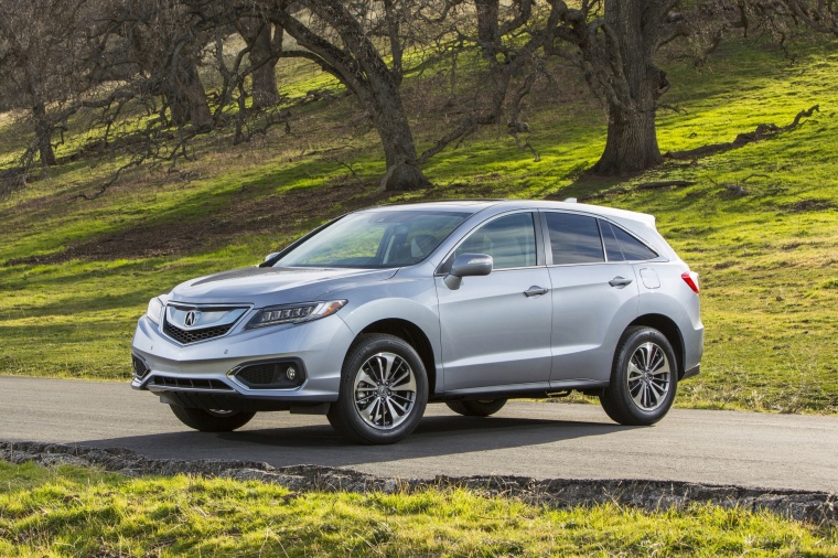 Picture of a 2018 Acura RDX AWD in Lunar Silver Metallic from a front left three-quarter perspective
