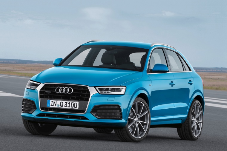 Picture of a 2017 Audi Q3 in Hainan Blue Metallic from a front left three-quarter perspective