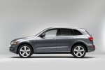 Picture of a 2015 Audi Q5 3.0T Quattro S-Line in Monsoon Gray Metallic from a side perspective