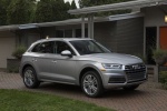 Picture of a 2018 Audi Q5 quattro in Florett Silver Metallic from a front right three-quarter perspective