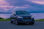 Picture of a 2018 Audi SQ5 quattro in Navarra Blue Metallic from a front right perspective