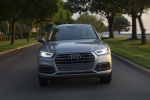 Picture of a driving 2019 Audi Q5 quattro in Florett Silver Metallic from a frontal perspective