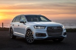 Picture of a 2017 Audi Q7 3.0T quattro in Glacier White Metallic from a front right perspective