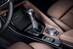 Picture of a 2017 BMW X1 xDrive28i's Gear Lever
