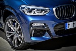 Picture of a 2018 BMW X3 M40i's Headlight