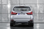 Picture of a 2017 BMW X5 xDrive40e in Glacier Silver Metallic from a rear perspective