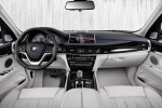 Picture of a 2017 BMW X5 xDrive40e's Cockpit