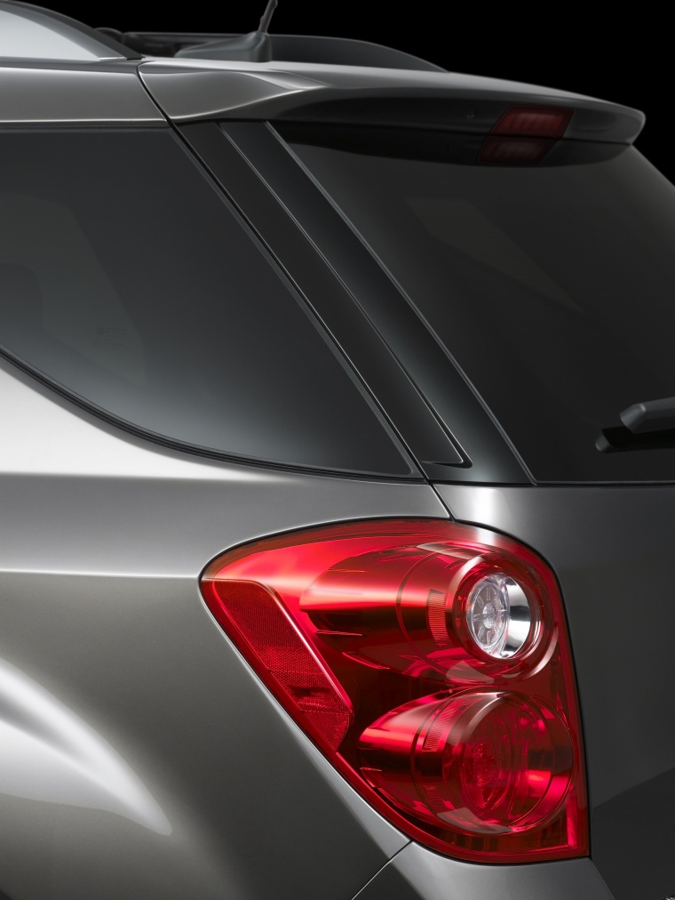 Picture of a 2015 Chevrolet Equinox's Tail Light