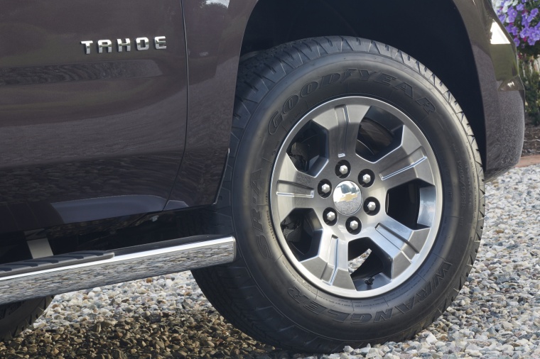 Picture of a 2015 Chevrolet Tahoe LT 4WD Z71's Rim
