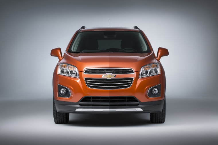 Picture of a 2016 Chevrolet Trax LTZ AWD in Orange Rock Metallic from a frontal perspective