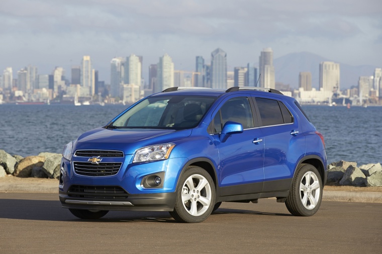 Picture of a 2016 Chevrolet Trax in Brilliant Blue Metallic from a front left three-quarter perspective