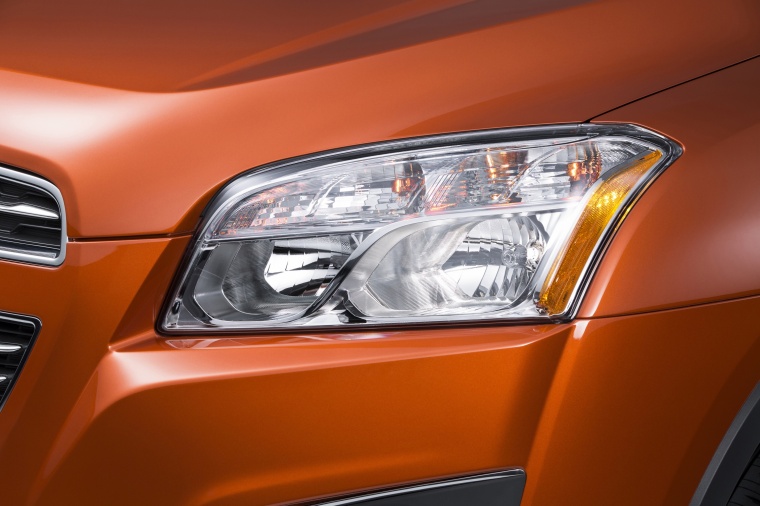 Picture of a 2016 Chevrolet Trax LTZ AWD's Headlight