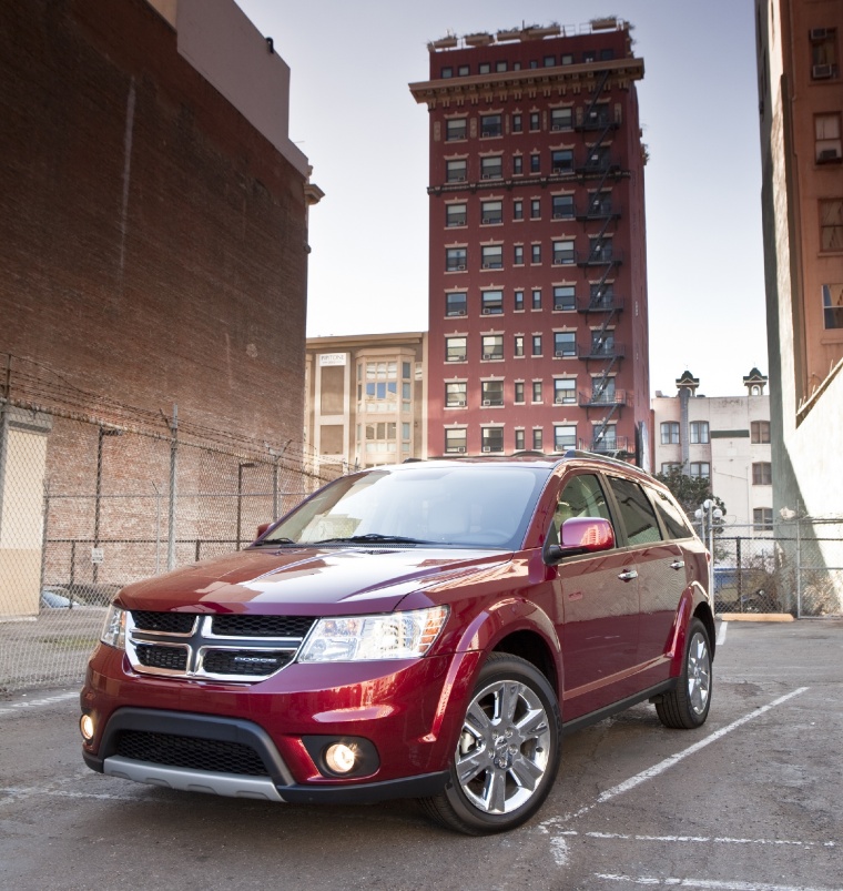Picture of a 2018 Dodge Journey in Redline 2 Coat Pearl from a front left perspective