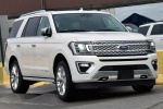 Picture of a 2019 Ford Expedition Platinum in Oxford White from a front right perspective