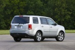 Picture of a 2015 Honda Pilot EX-L in Alabaster Silver Metallic from a rear right perspective