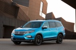 Picture of a 2016 Honda Pilot in Steel Sapphire Metallic from a front left three-quarter perspective