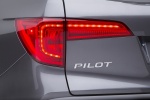 Picture of a 2016 Honda Pilot's Tail Light