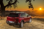 Picture of 2017 Jeep Cherokee Latitude in Deep Cherry Red Crystal Pearlcoat