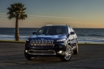 Picture of a 2018 Jeep Cherokee Limited 4WD from a front left perspective