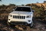 Picture of a 2014 Jeep Grand Cherokee Limited 4WD in Bright White Clearcoat from a frontal perspective