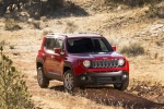 Picture of a 2018 Jeep Renegade Latitude 4WD in Colorado Red from a front right three-quarter perspective