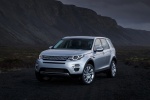 Picture of a 2015 Land Rover Discovery Sport HSE Luxury in Indus Silver Metallic from a front left three-quarter perspective