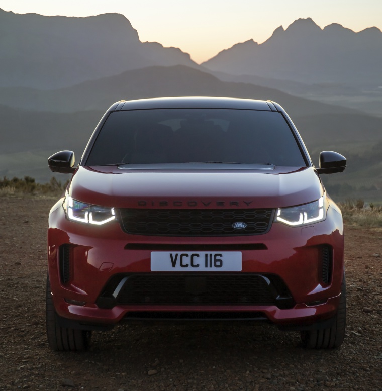 Picture of a 2020 Land Rover Discovery Sport P290 HSE R-Dynamic in Firenze Red Metallic from a frontal perspective