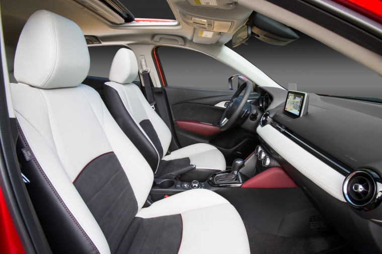 Picture of a 2016 Mazda CX-3's Front Seats