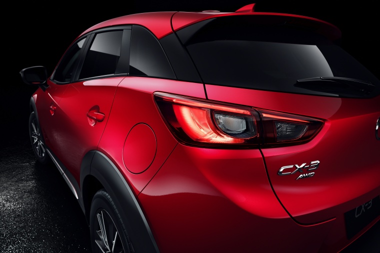 Picture of a 2016 Mazda CX-3's Tail Light