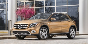 2019 Mercedes-Benz GLA-Class Pictures