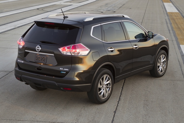 Picture of a 2015 Nissan Rogue SL AWD in Super Black from a rear right three-quarter perspective