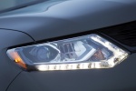 Picture of a 2015 Nissan Rogue SL AWD's Headlight
