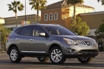 Picture of a 2014 Nissan Rogue Select in Platinum Graphite from a front right three-quarter perspective