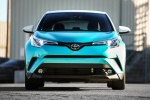 Picture of a 2018 Toyota C-HR in Radiant Green Mica from a frontal perspective