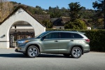 Picture of a 2014 Toyota Highlander Hybrid Limited AWD in Alumina Jade Metallic from a side perspective