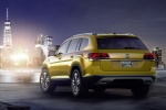 Picture of 2018 Volkswagen Atlas V6 SEL in Kurkuma Yellow Metallic