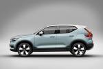 Picture of a 2019 Volvo XC40 T5 Momentum AWD in Amazon Blue from a side perspective